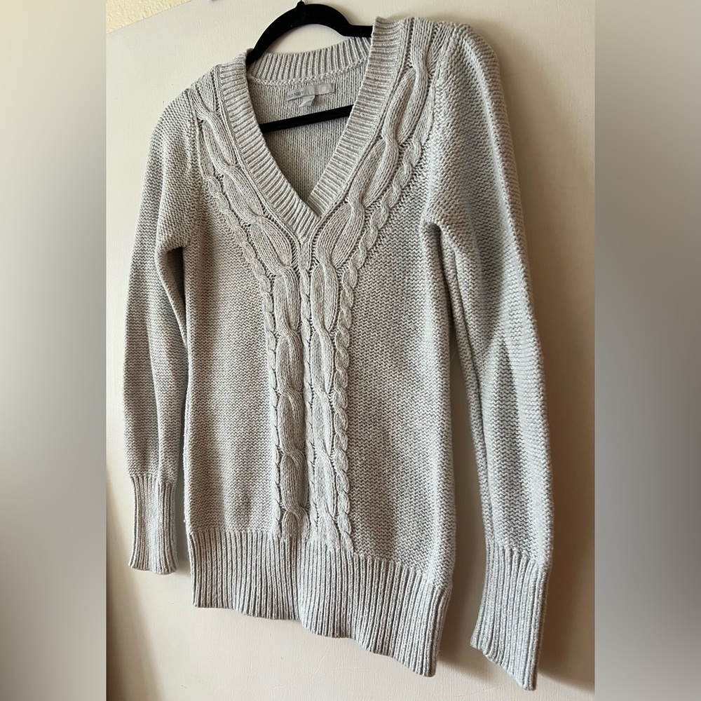 Old Navy Women's Medium Light Gray V-Neck Sweater Cable Knit Rabbit Hair Blend - Picture 7 of 8
